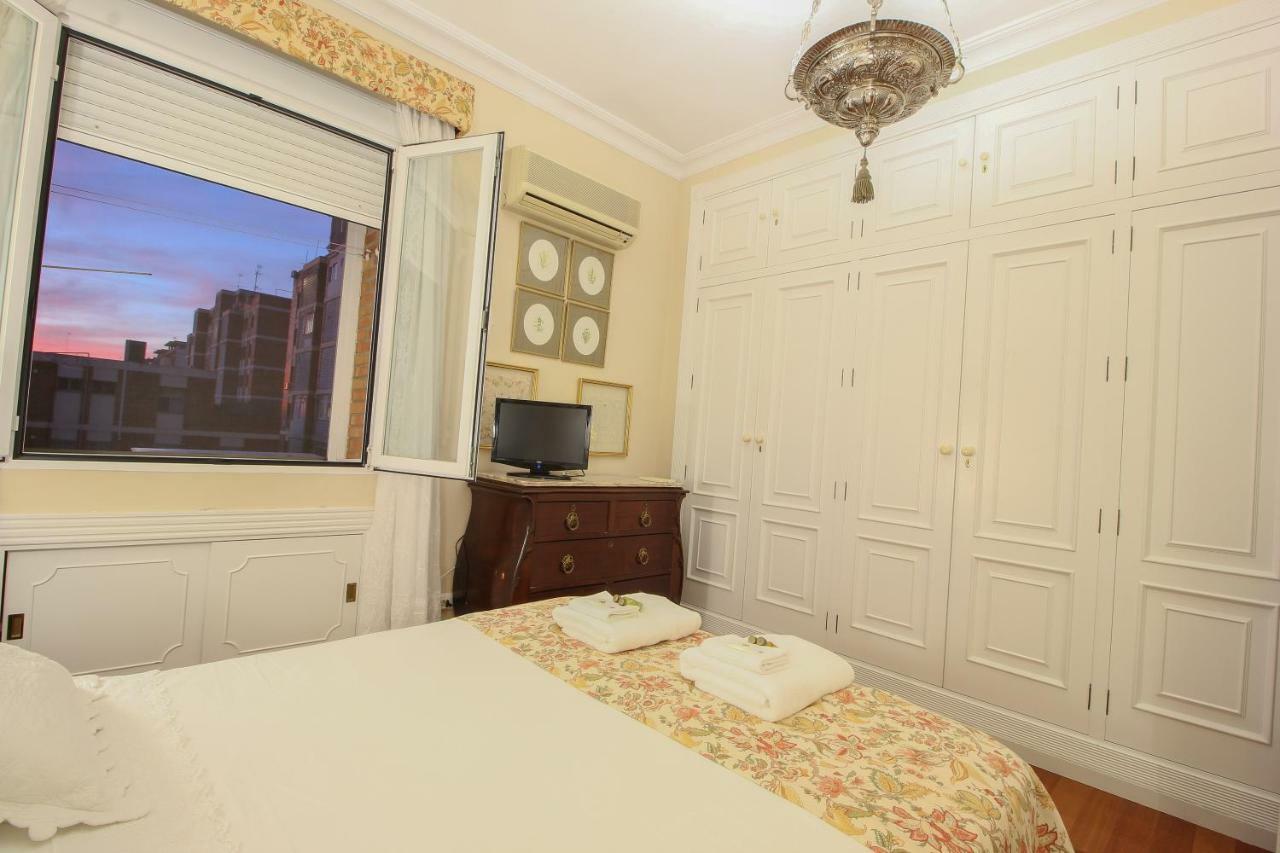 Apartamento La Feria Apartamento Sevilha Exterior foto